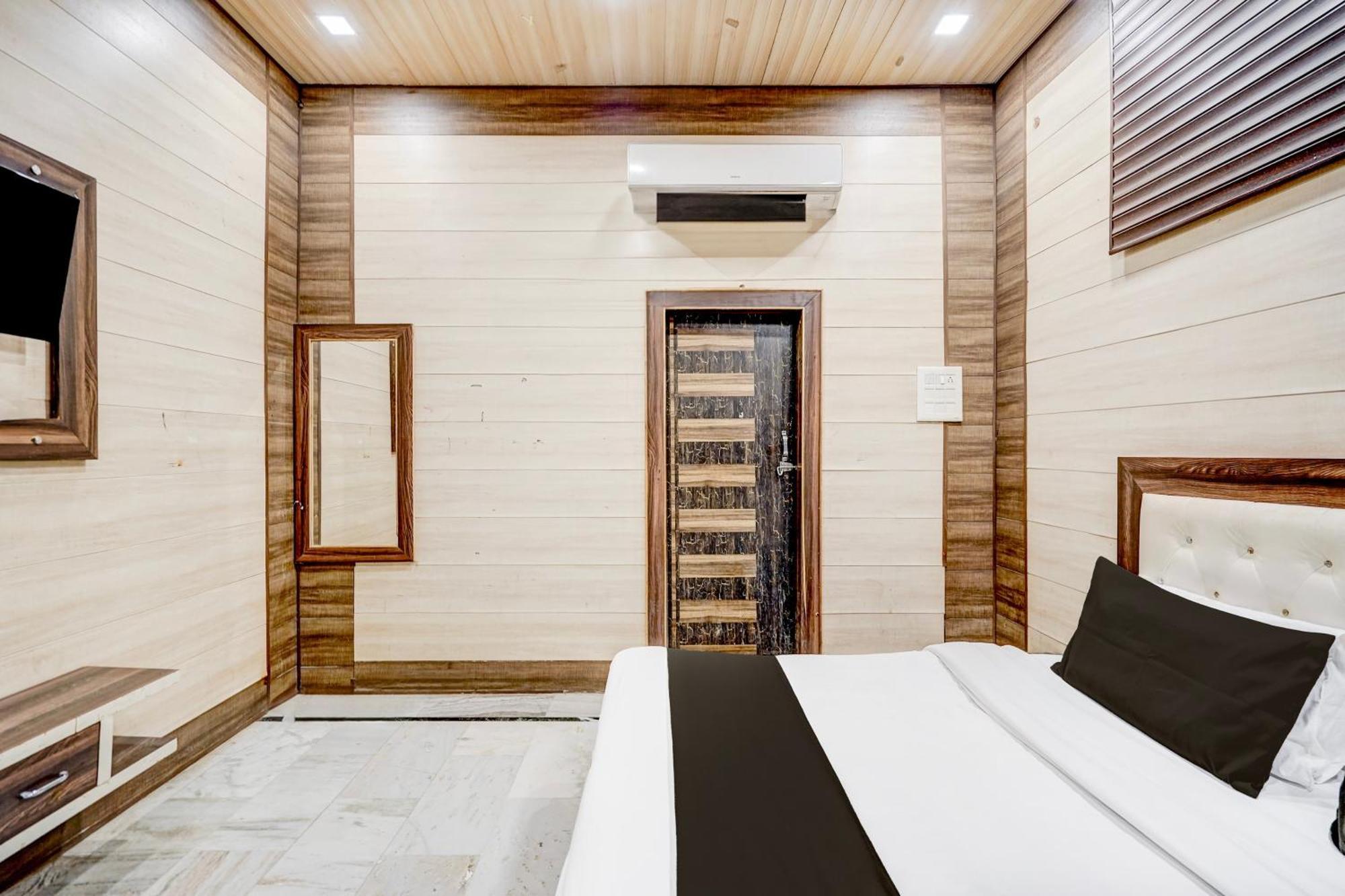 Hotel O Mayur Resort Mathura Exterior photo