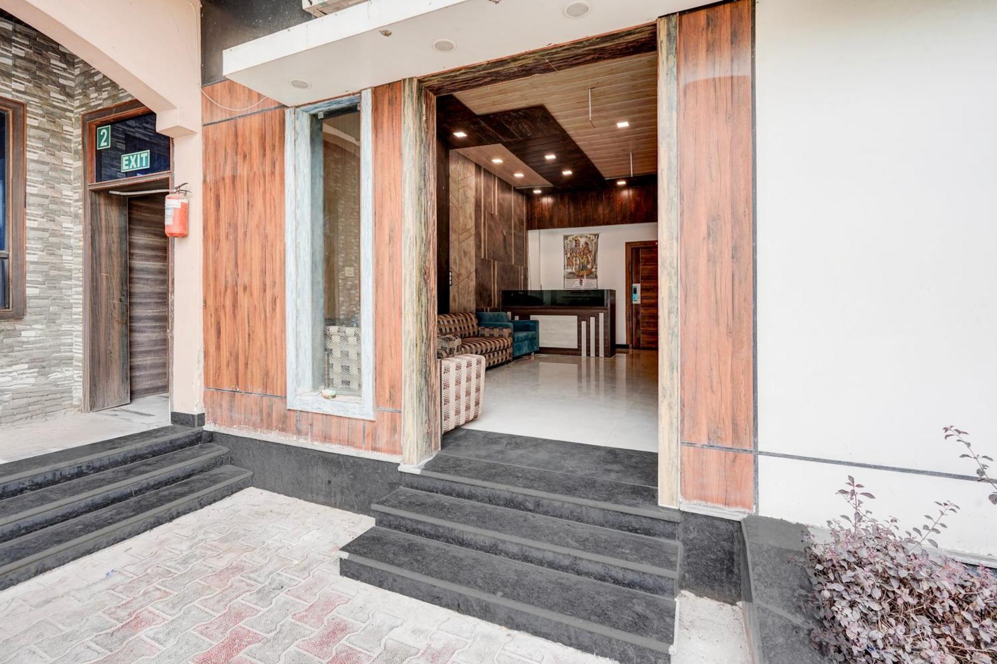 Hotel O Mayur Resort Mathura Exterior photo